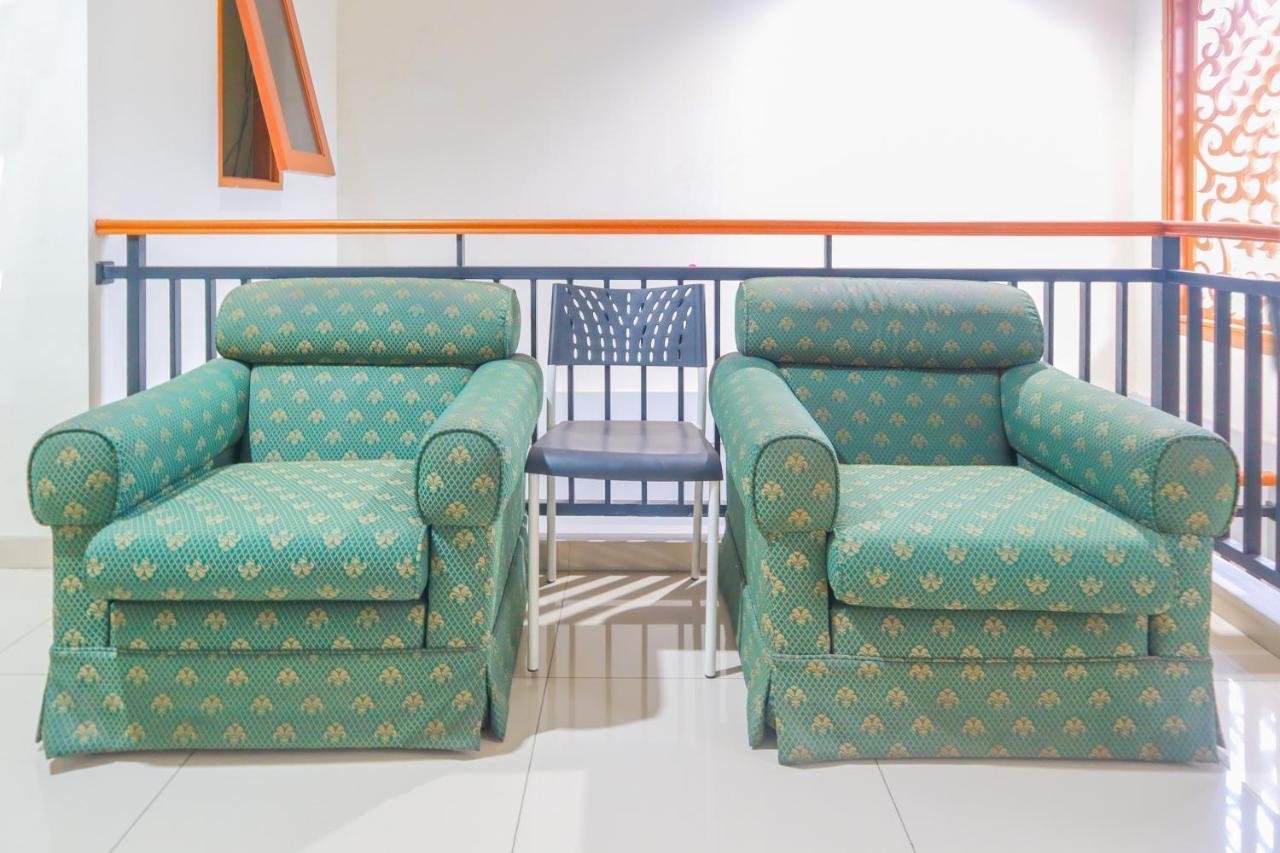 Oyo 2196 Ss Homes Джакарта Экстерьер фото